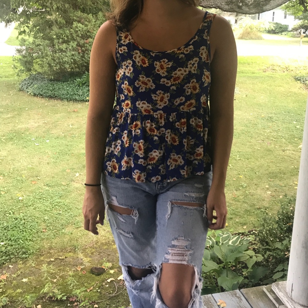 🌺🌿🌷 Floral tank